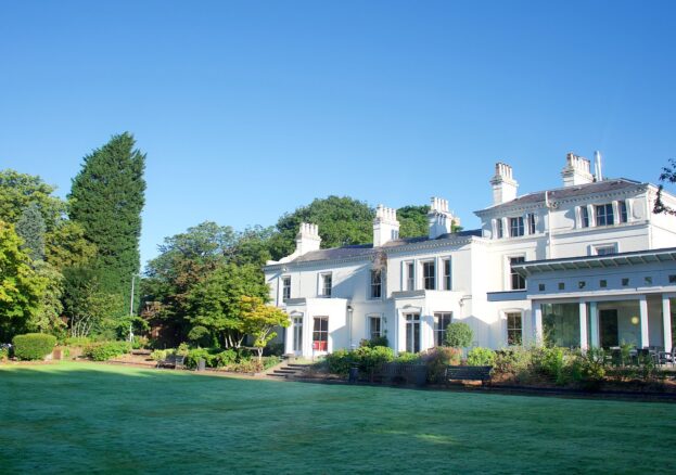 Chancellors Hotel is a Grade II listed Victorian mansion located in South Manchester surrounded by five acres of beautiful landscaped gardens, in a relaxed, scenic and picturesque setting.