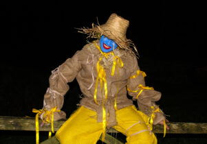 Mun Sing by Alice Jennings, courtesy of LittleBig Music Agency.